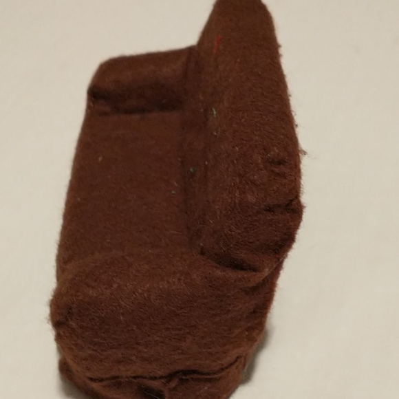 Miniature brown felt sofa - Picture 2 of 6